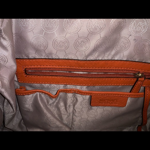 Michael Kors Hand/Sling/Crossbody Purse - Picture 9 of 9